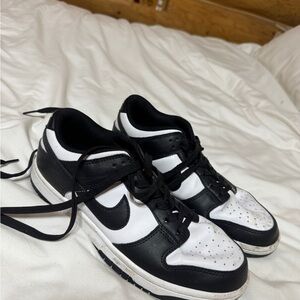 Nike Women's Black and White Sneakers